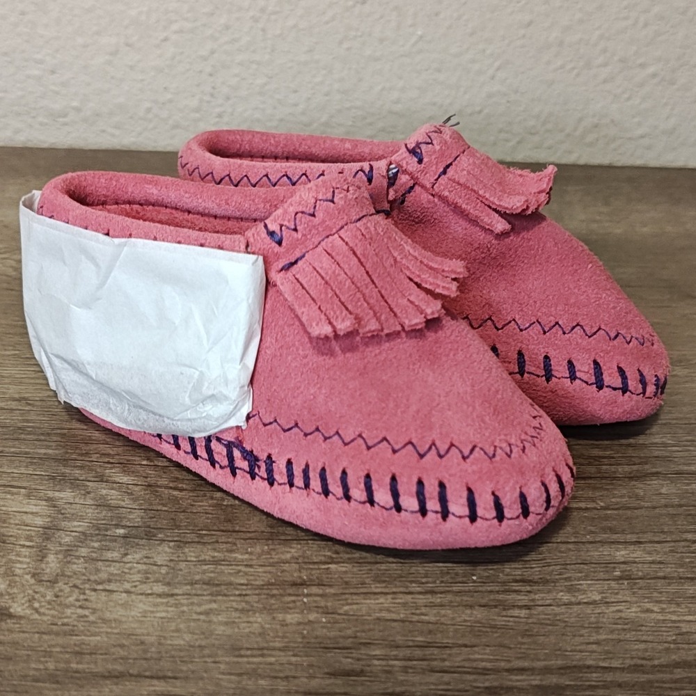 NEW Minnetonka Moccasin Kids Size 3 Pink Suede Fringe Soft Sole Slip On 1160
